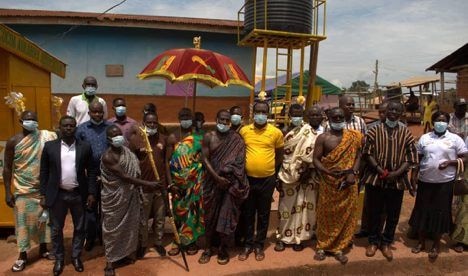 Akyekyere cocoa farmers receive mechanised borehole, new water tank