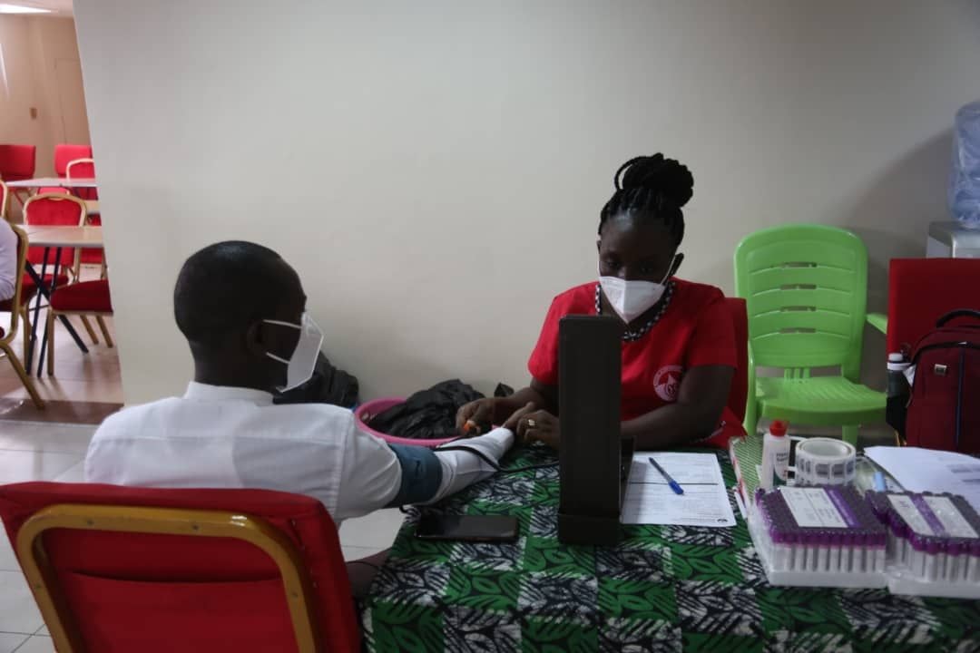 SIC Life host blood donors