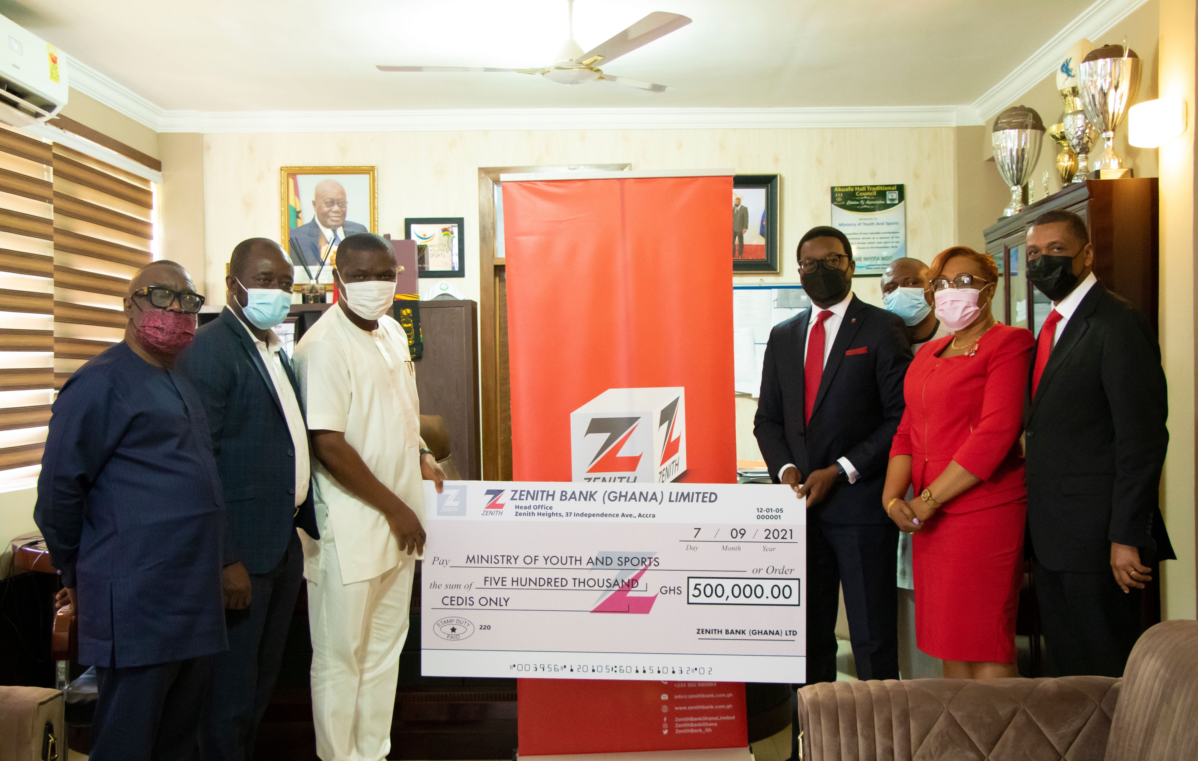 Zenith Bank donates to Ministry of Youth and Sports