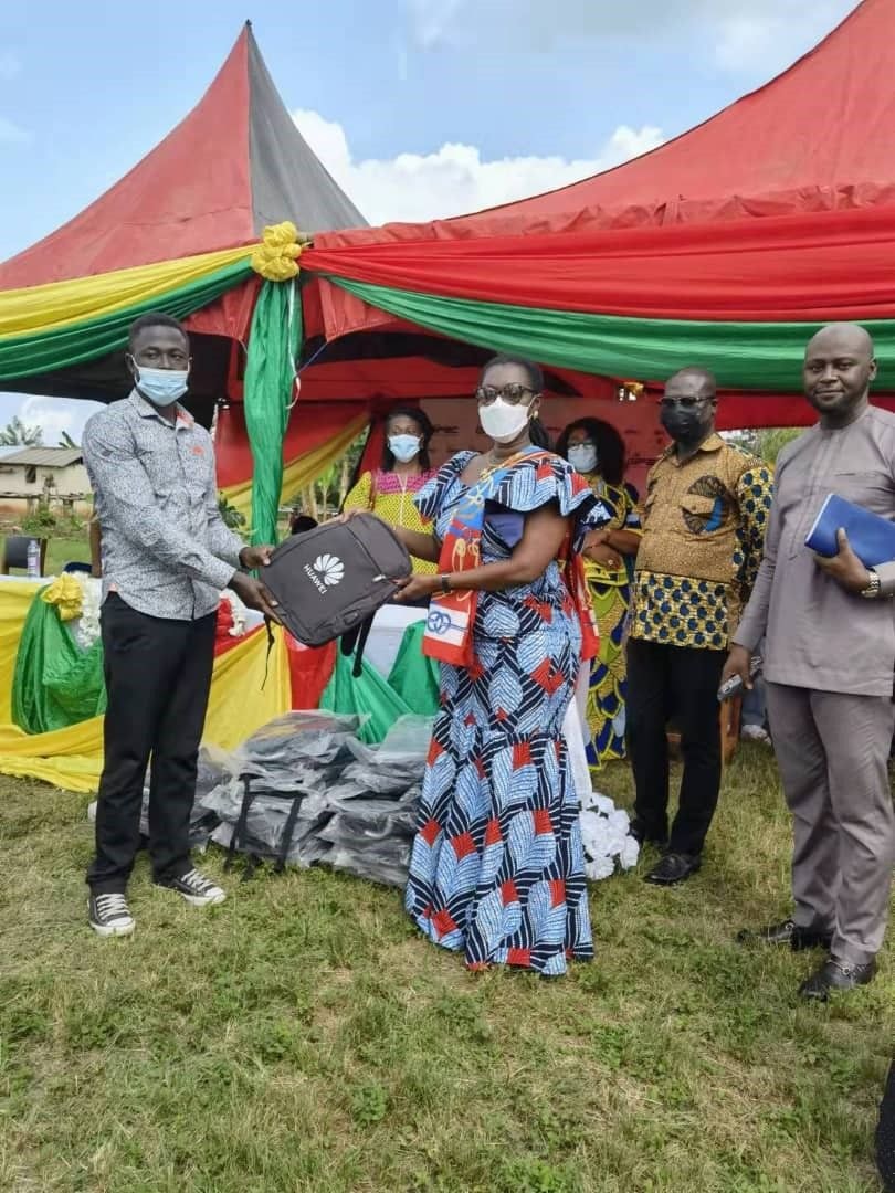 Huawei donates 200 smartphones to boost rural digitalisation