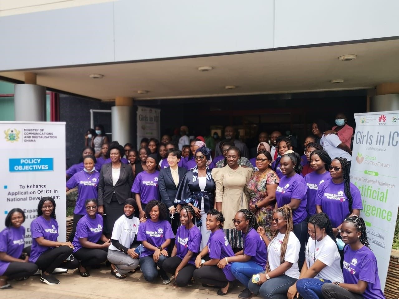 Gov’t, Huawei to train 50 students in AI