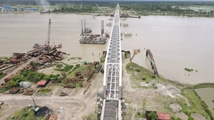 khulna-bangladesh-jul-01-ani-rupsha-rail-bridge-part-of-khulna-mongla-por-