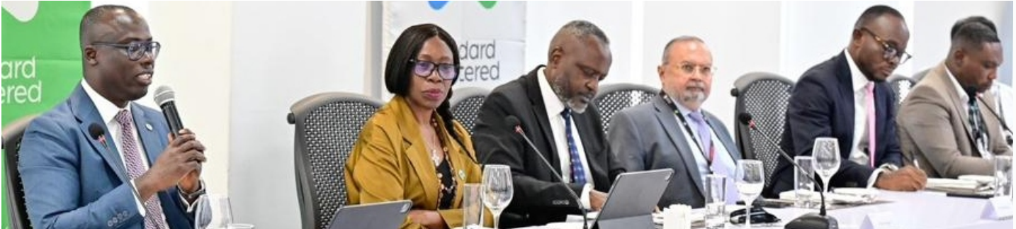 Standard Chartered hosts economic round table